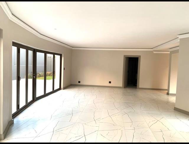 4 BEDROOM HOUSE FOR SALE IN WATERKLOOF